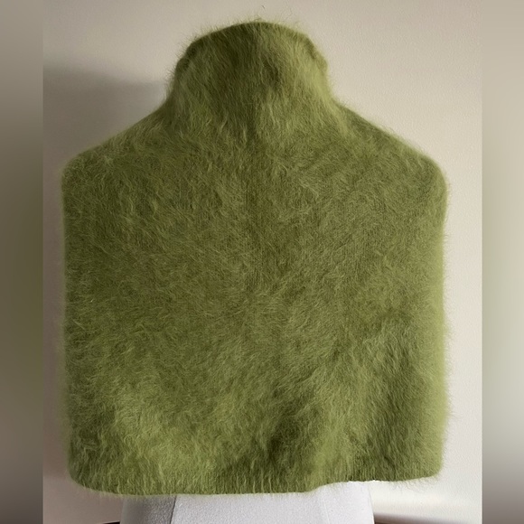 Angora Apple Green Stole - Picture 2 of 5
